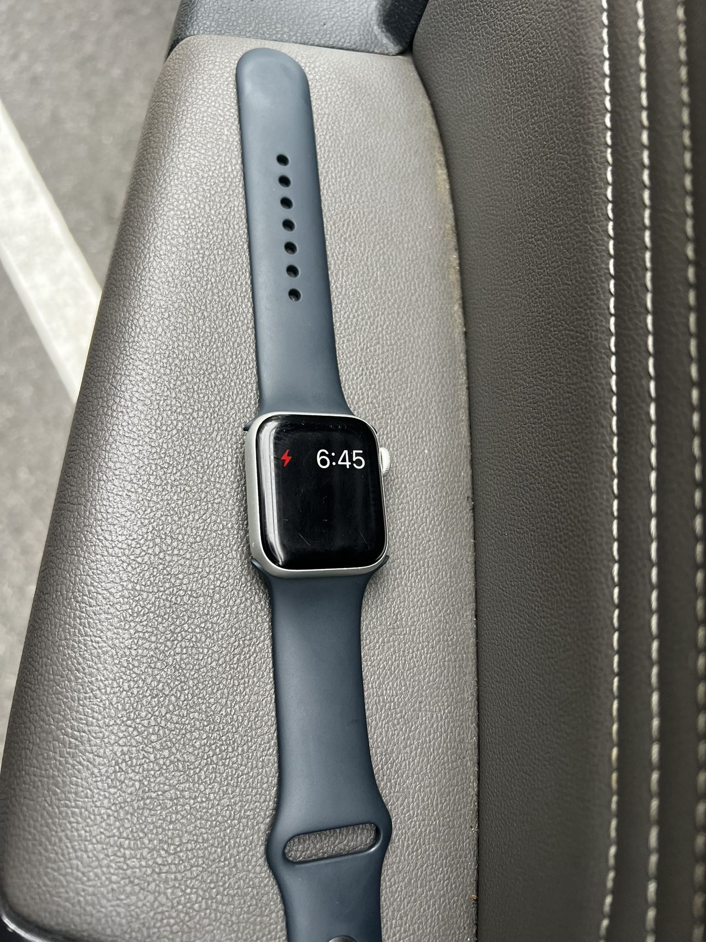 Apple Watch SE UNLOCKED
