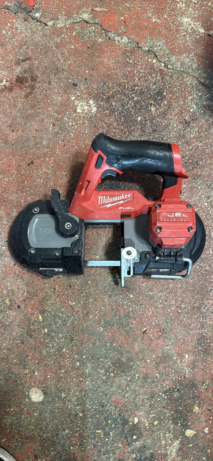 Milwaukee M12 Bandsaw 