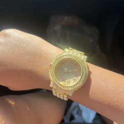 Gold mossiate watch