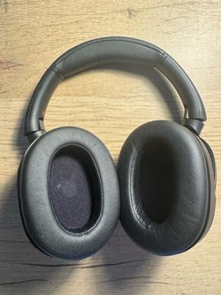 Sony truly noise canceling Headphones WH-ULT900N