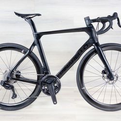 Pinarello Paris, Size - 57 Large , full carbon road bike, ENVE wheels