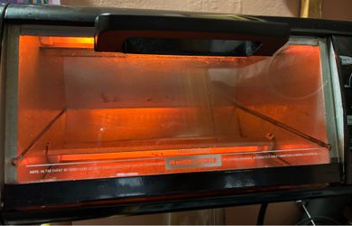 Black And Decker Oven /toaster With No Pan Or Tray!!