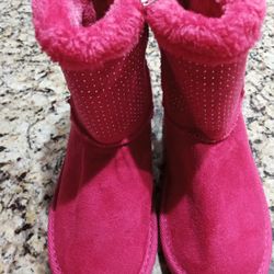 U S Sports Fuzzy Boots