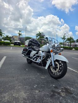 2006 Harley-Davidson FLHR Road King – Luxury Colors – Classic Touring Cruiser