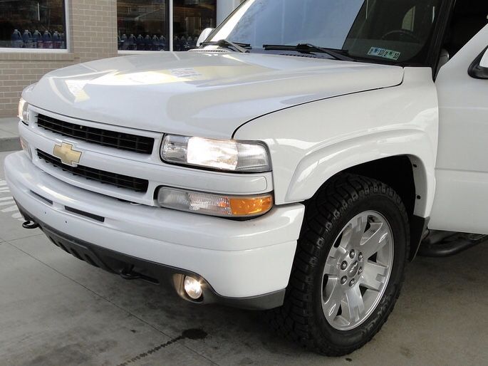 2000-2002 Chevy Silverado HD Hood ( WHITE )
