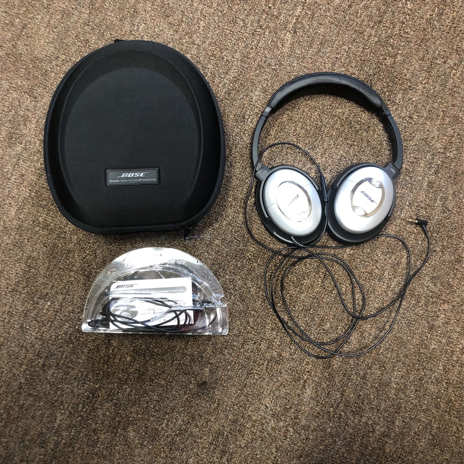 Bose Quiet Comfort Noise Cancelling Wired Headphones & Case