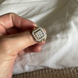 Gold Diamond Ring 