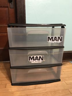 Plastic storage container