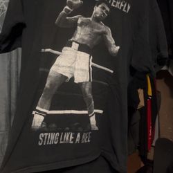 Men’s Muhammad Ali Graphic T Shirt Size M