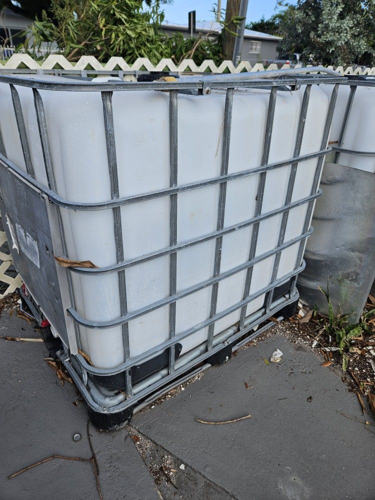 Water Tanks 275 Gallons Caged for Sale in Miami, FL OfferUp