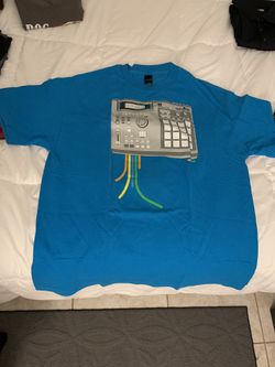 Near new Acrylic shirt size XL