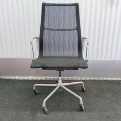 Herman Miller Eames Aluminum Group Executive Office Chair Black Mesh + Still Available  