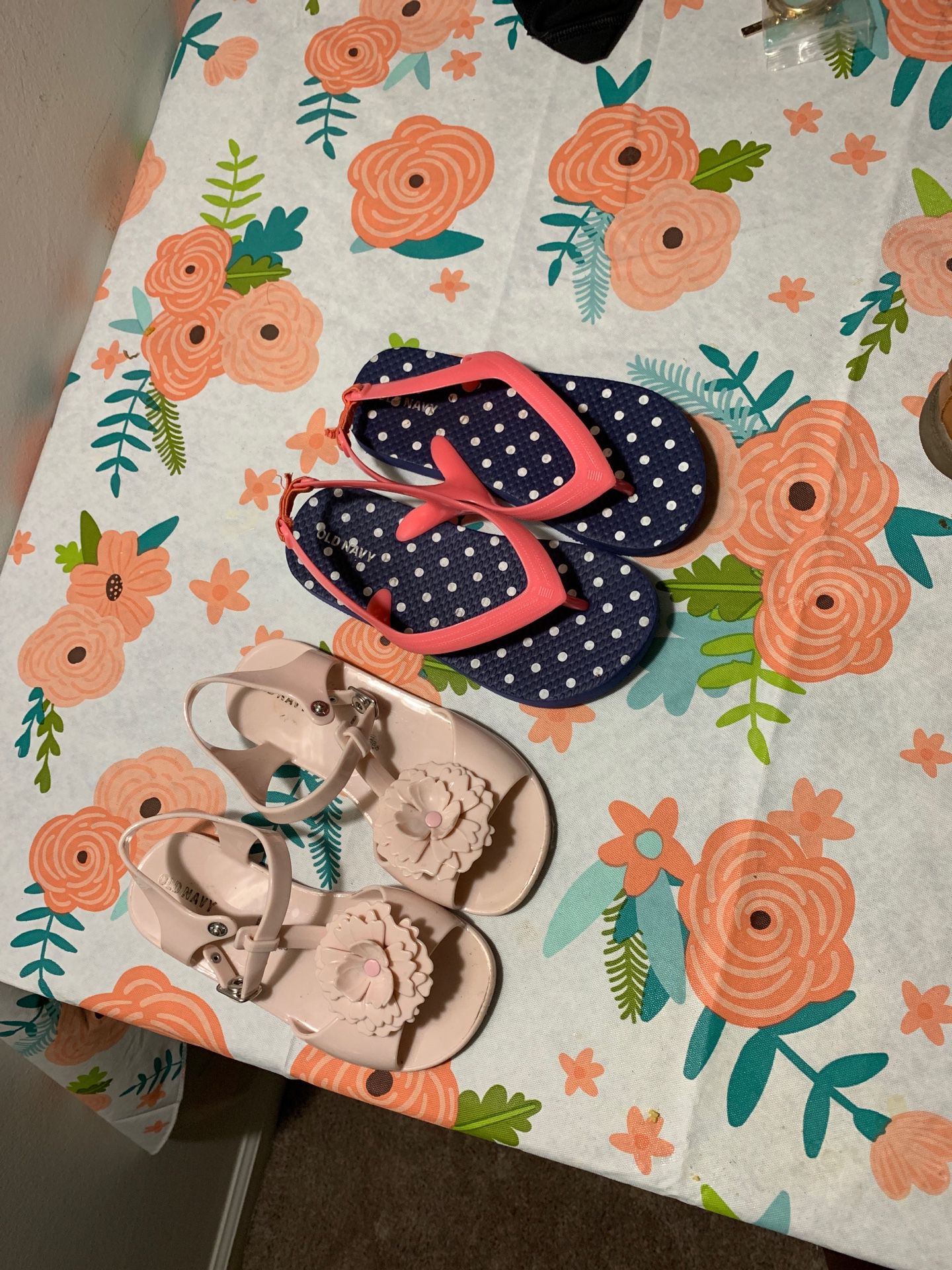 Old navy sandals size 10 $3