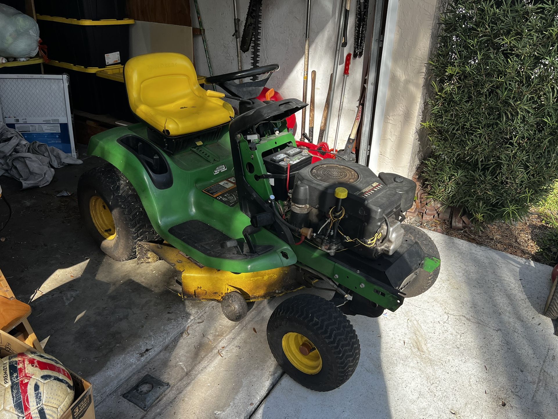 John Deer LT150 Mower