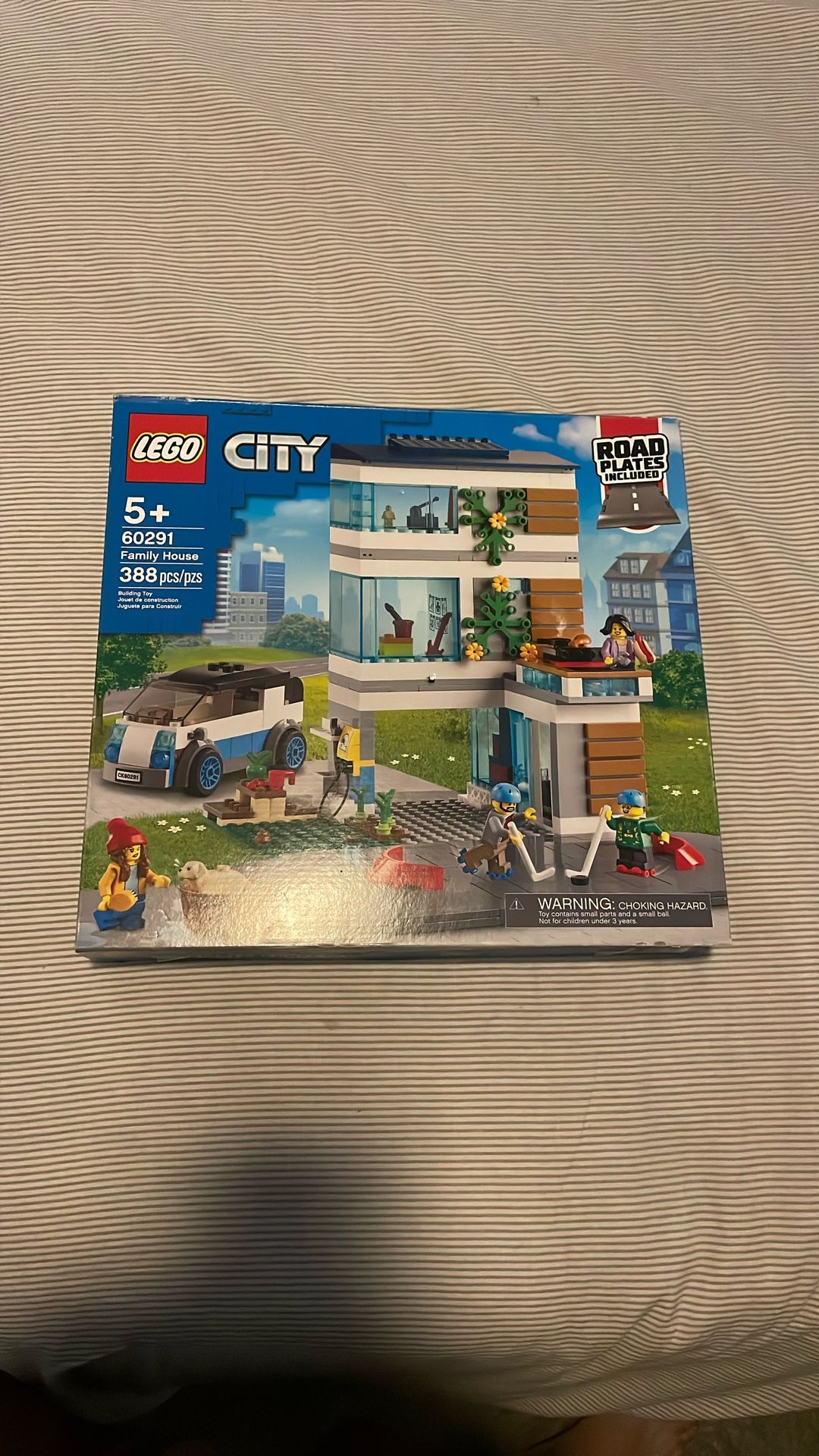 LEGO set 60291 Family House Lego Set 100% Complete