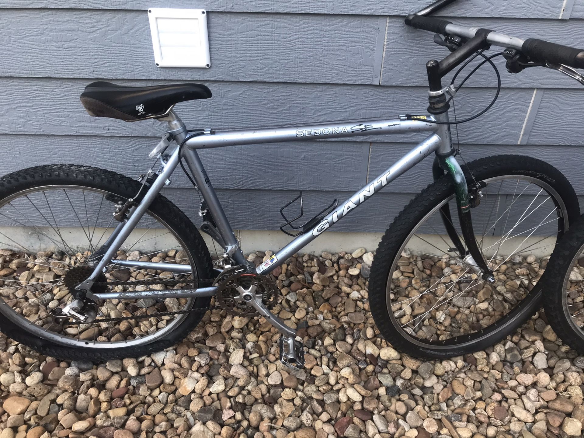 Giant Sedona men’s bike 18” frame