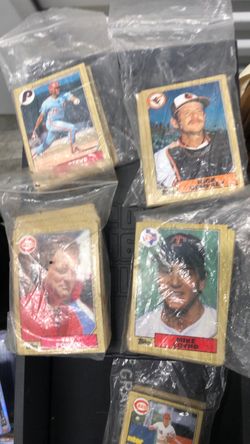Cards!! Old Topps baseball , soccer , Pokémon Cards