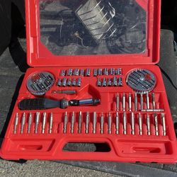 Ohio Forge 75-piece ratcheting screwdriver and power bit set May be missing call Paul pick up only located in Orting   Tools, socket set 