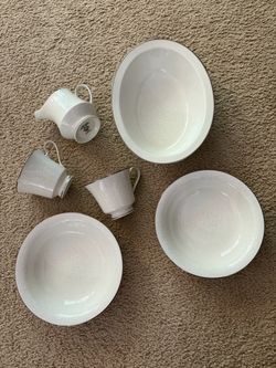 Noritake Ivory China Pattern 7192 (“Affection”, produced 1(contact info removed))