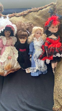 Porcelien dolls