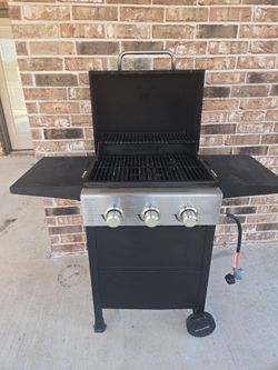 Master Cook 3-Burner Propane Gas Grill – Great Condition
