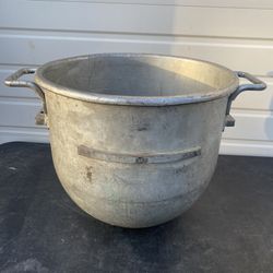 D30 30QT Hobart Mixing Bowl For Hobart 30QT Mixer Has Some Wear From Use