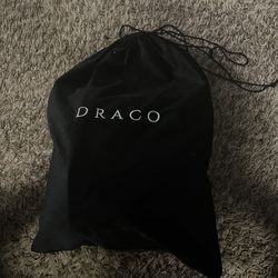 Black reflective draco slides never worn size 7-8 i got the wrong size and i need full price dm before buying