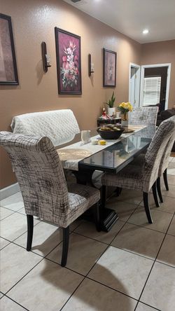 Dining Table with Glass top
