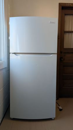 BRAND NEW:Frigidaire, Top Freezer Refrigerator, White