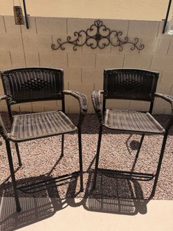 Chiwi Barstools