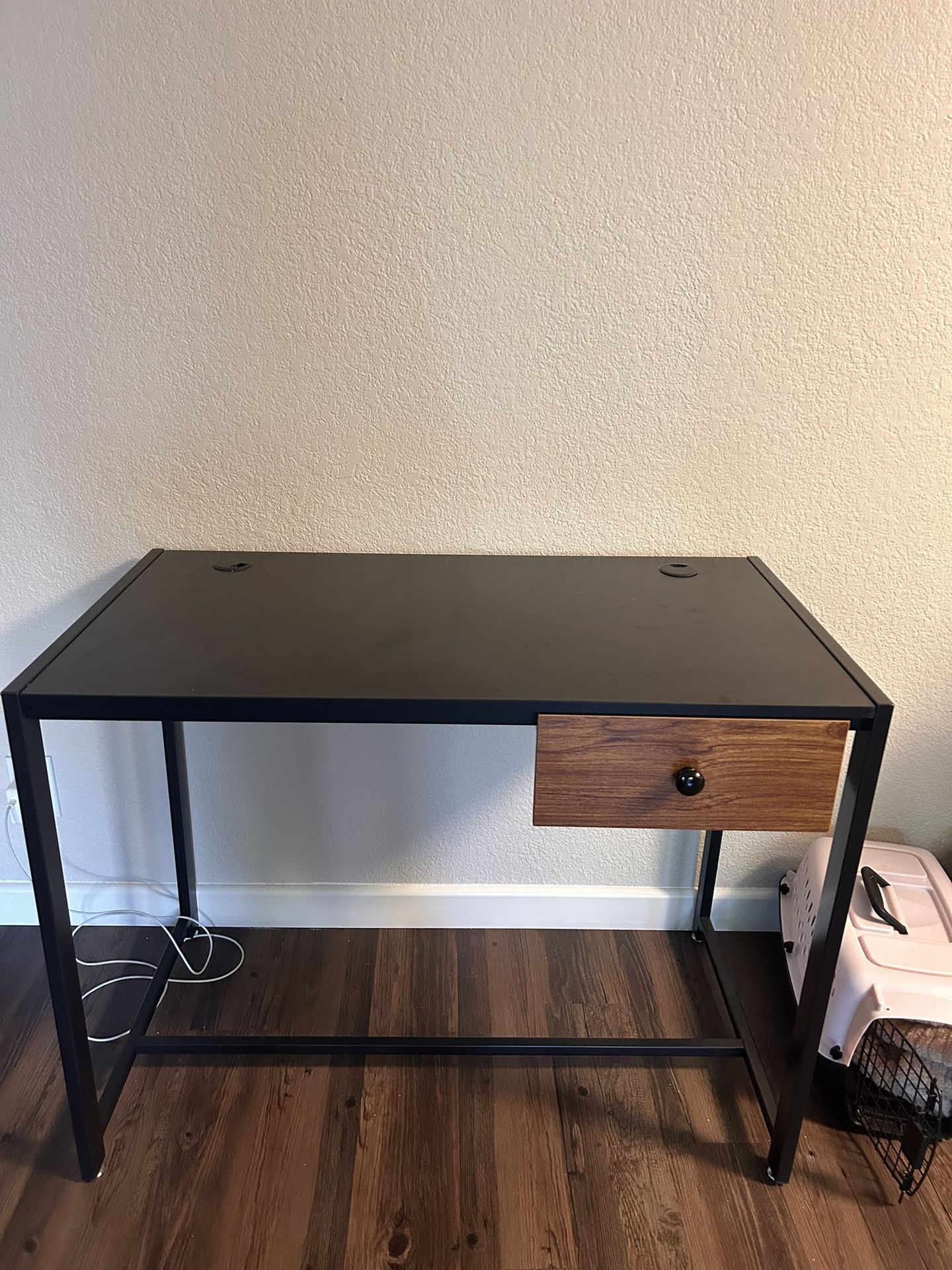 Small Computer Desk $20 OBO