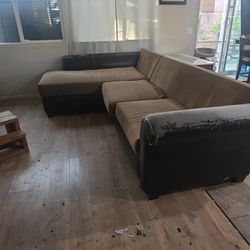 FREE FREE FREE Sofa