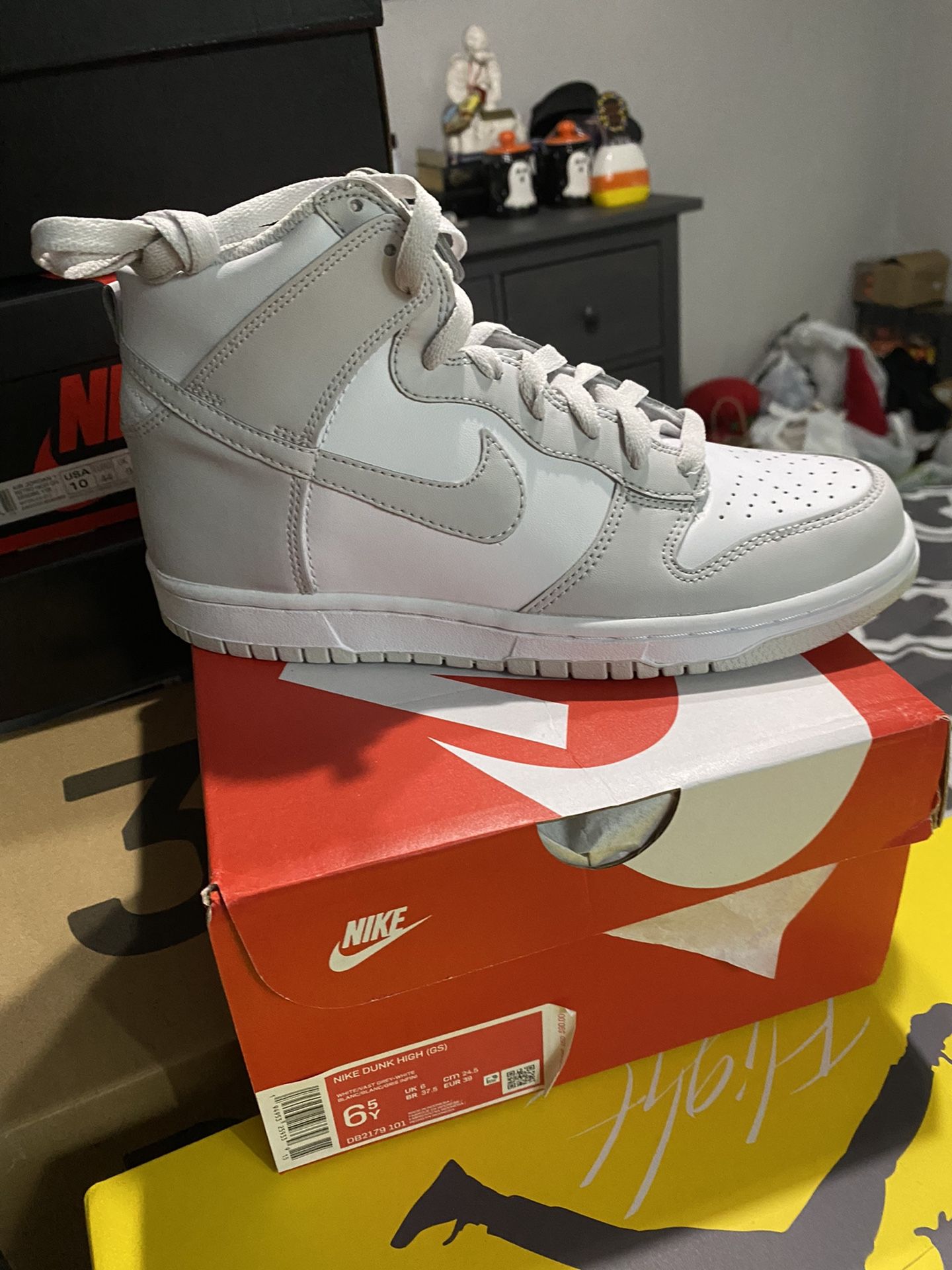 靴/バッグ NIKE DUNK HIGH RETEO 