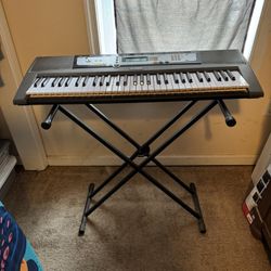 Yamaha Piano & Stand