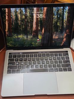 MacBook Pro 13inch 2018 intel i5 8gb ram 500gb ssd