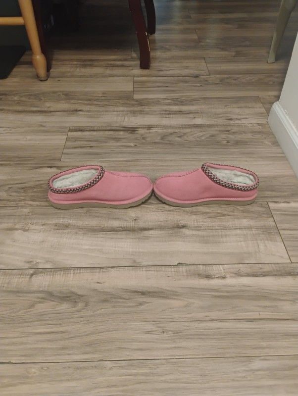 UGG