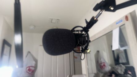 Condenser Microphone with Shock Mount and Boom Arm
