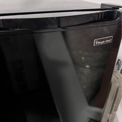 Magic Chef mini fridge