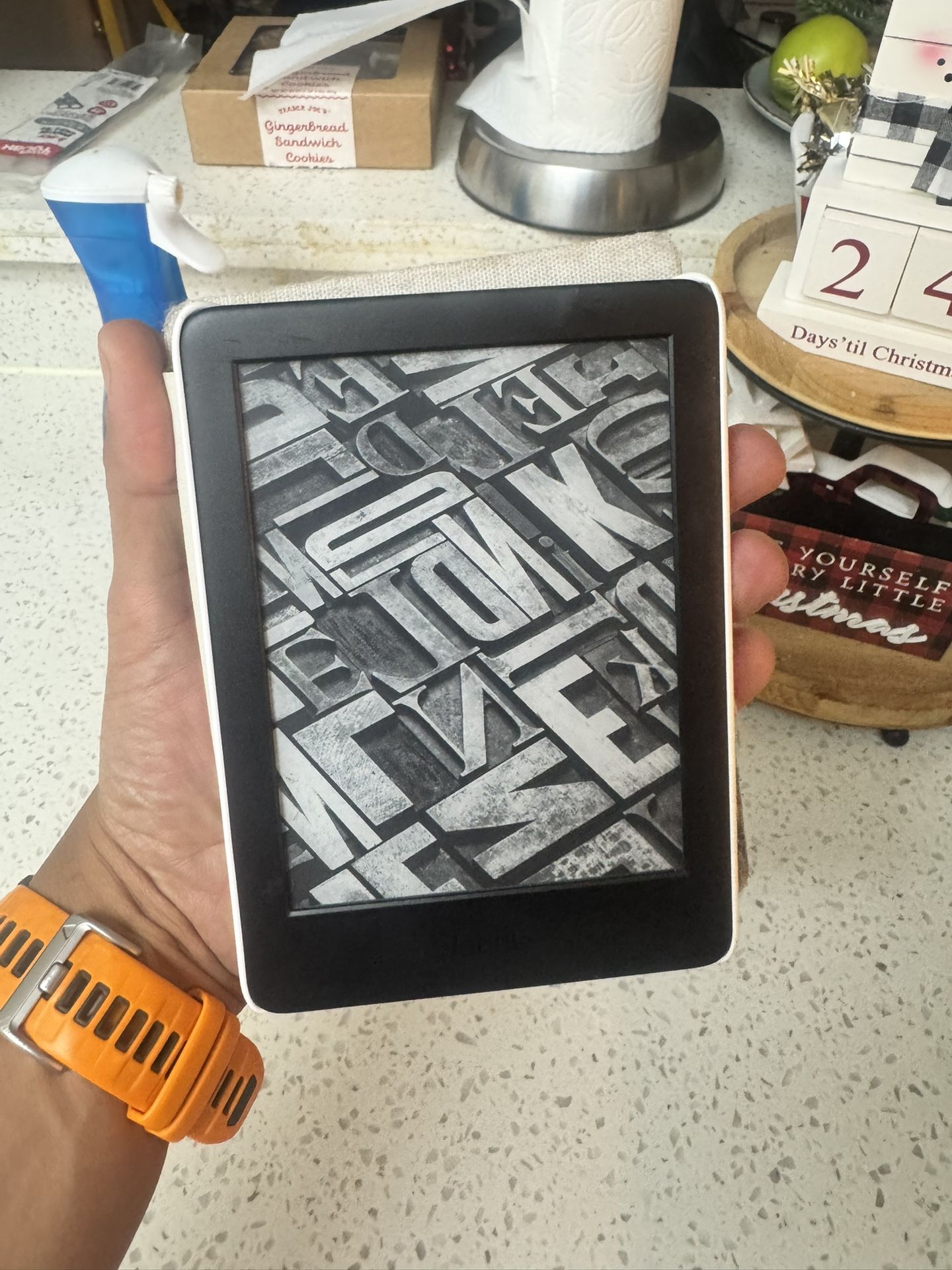 Kindle 10th Generation + Case
