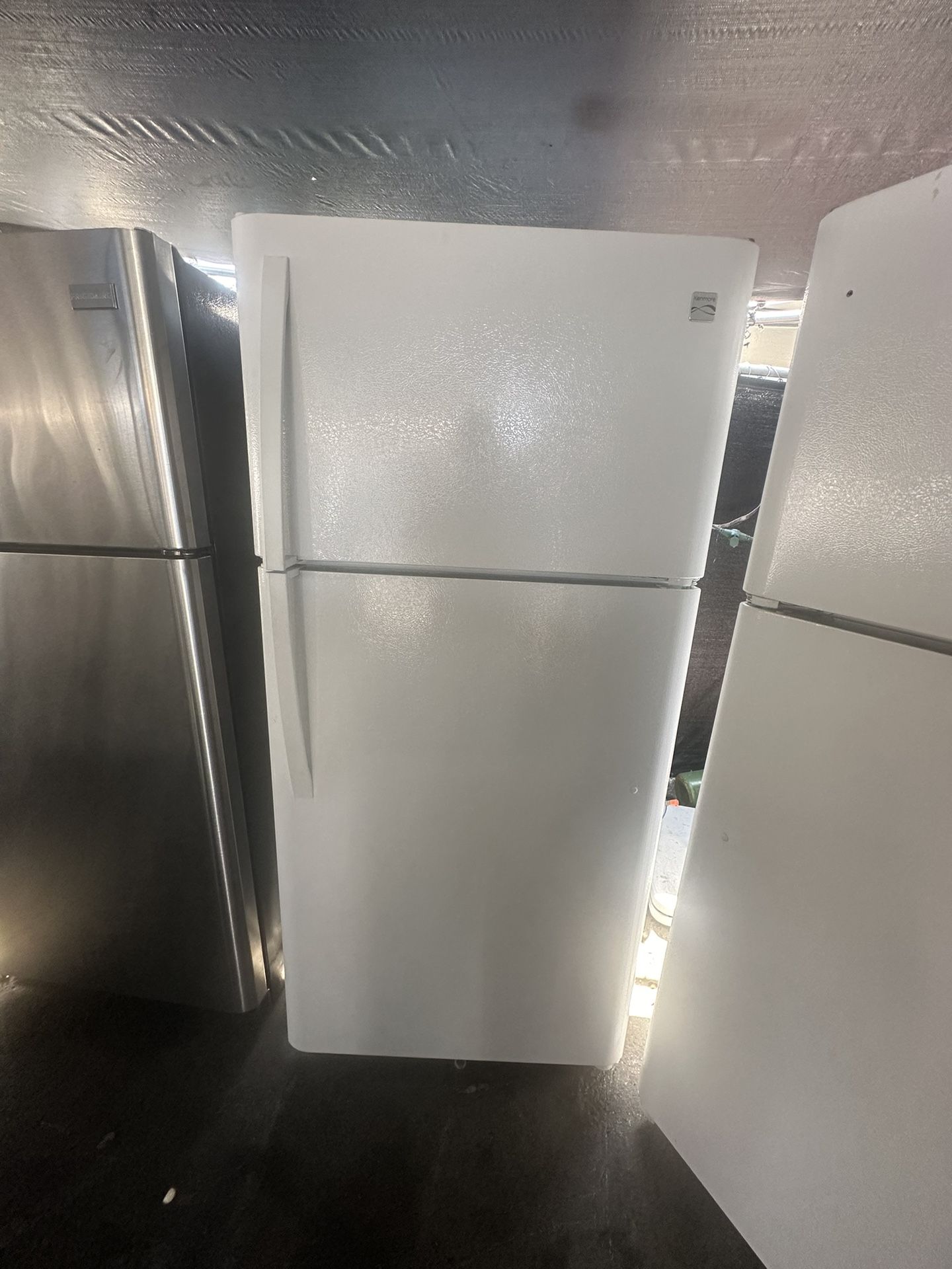 White Kenmore Apt Size Fridge We Deliver And Install🚚👨🏻‍🔧
