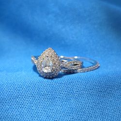 Moissanite 1.01 ctw Pear Shape Ring 