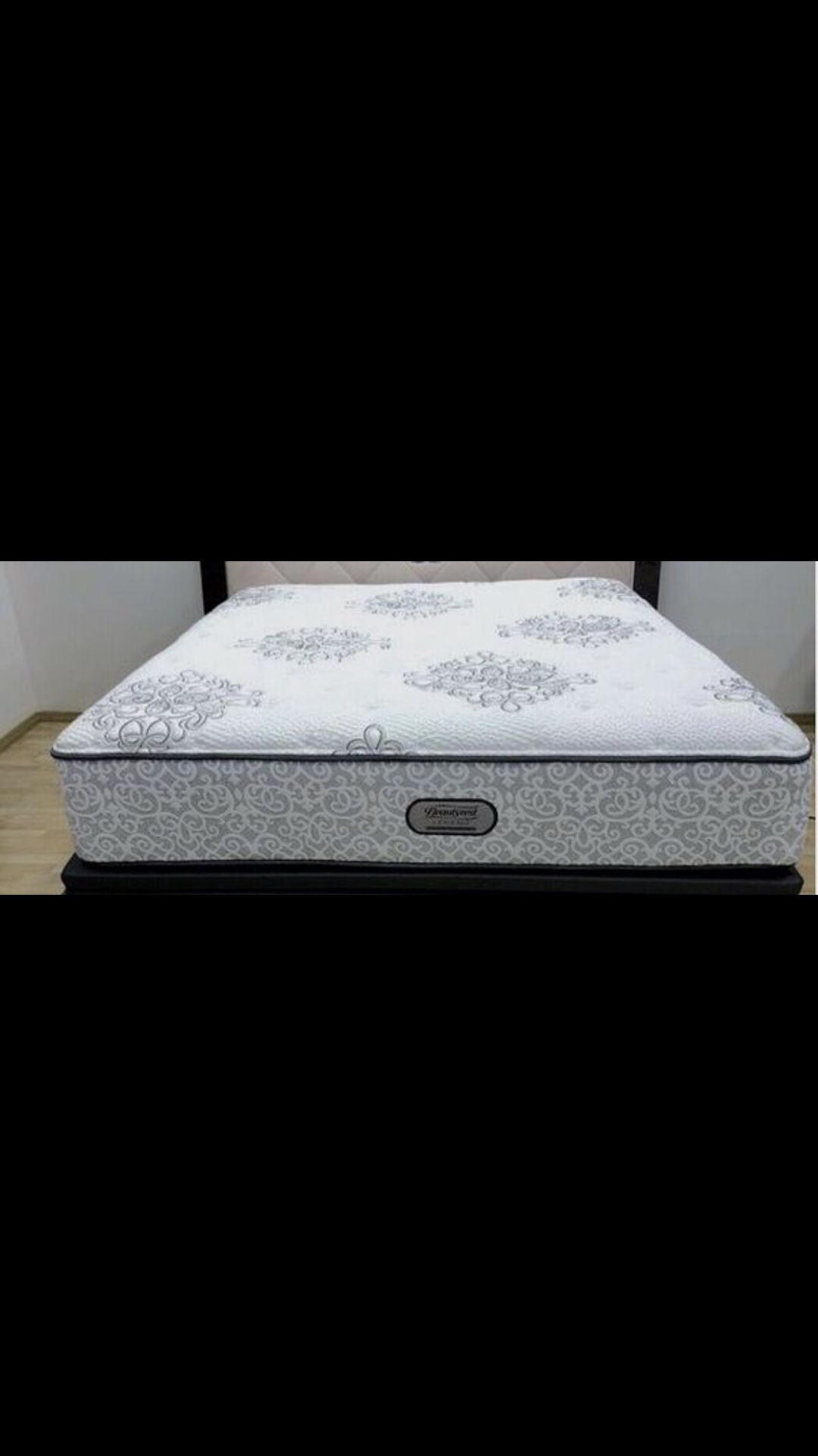 Like New Simmons Beautyrest Legend McFarland King Size Mattress and Box Springs