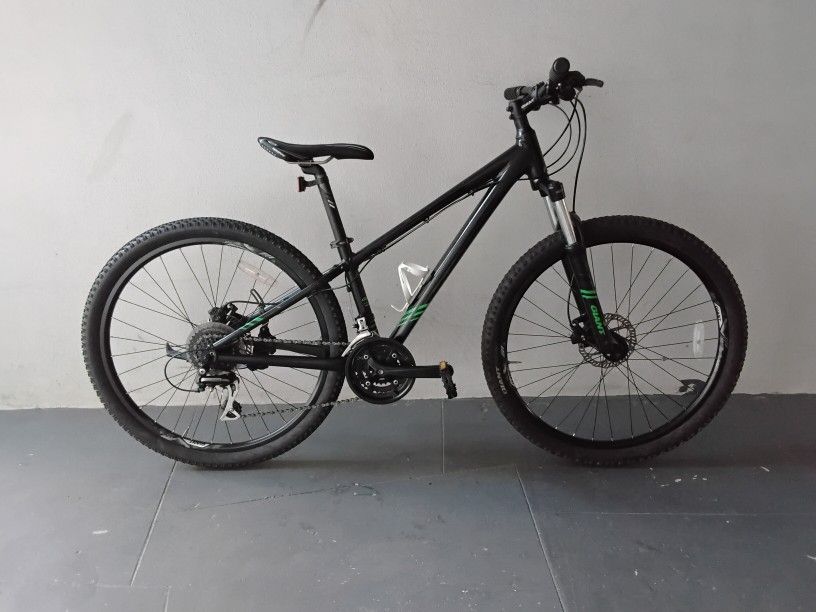 BICYCLE GIANT 24 SPEED SIZE 27,5 BRAND NEW