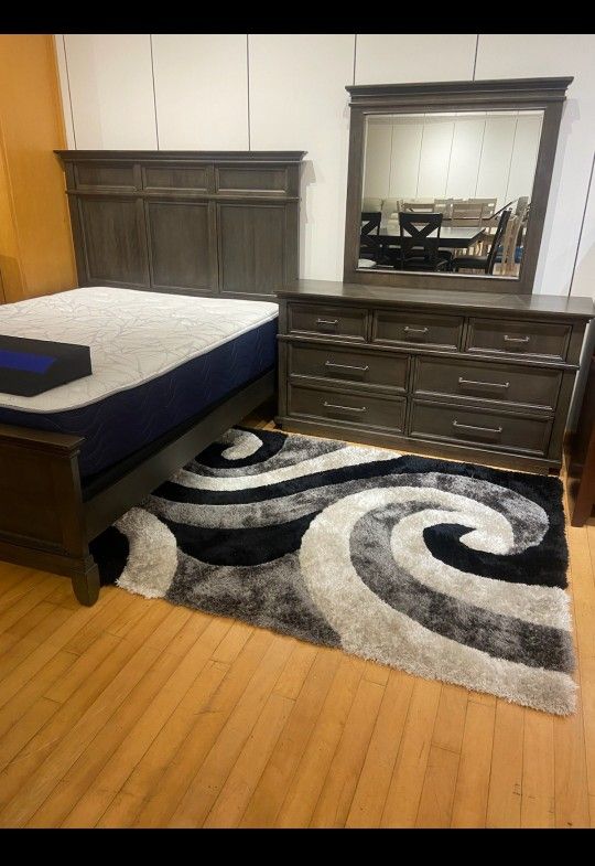 *Summer Closeout Sale!!!*---Sophisticated Lindex Queen Bed/Dresser Sets---Limited Stock!!!---Delivery And Financing🤠