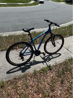 (LIKE NEW) Schwinn Men's GTX 3 Hybrid Dual Sport Bicycle