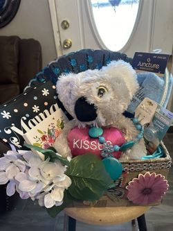 Mothers Day Arrangements