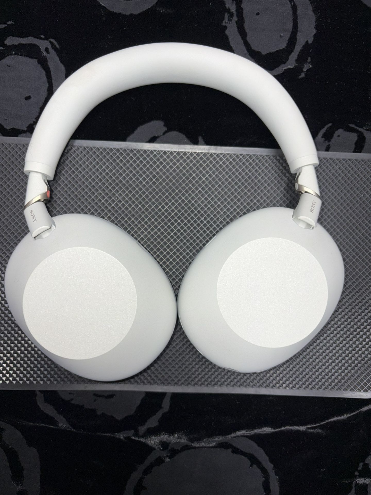 Sony WH1000XM6 headphones 