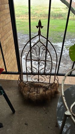 Decorative basket or planter