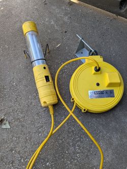 Bayco Fluorescent Work Light With Retractable Cord Reel