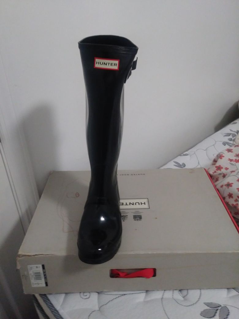Hunters rain boots size 8 1/2